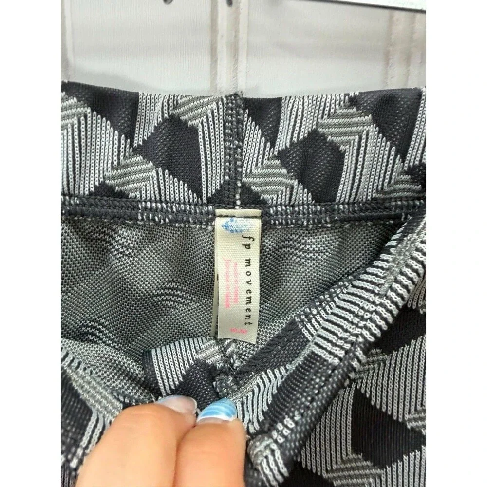 Free People Movement Abstract Print Short With Zipper Size Medium